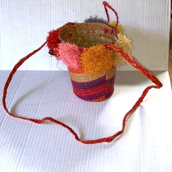 Small Bucket Crossbody Shoulder Woven Mini Bag Button Closure 5 x 6 x 4 inches - Picture 5 of 10